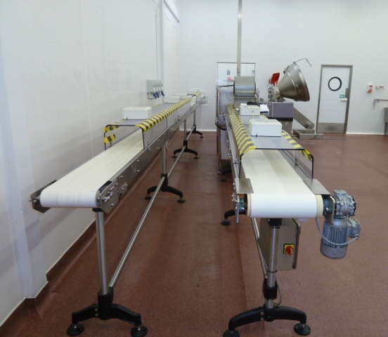 Cheese Conveyor in Dairy Farm Cheese Conveyor in Dairy Creamery